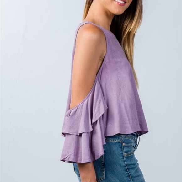 Open Shoulder Bat-wing Top with Ruffles - Picture 3 of 4
